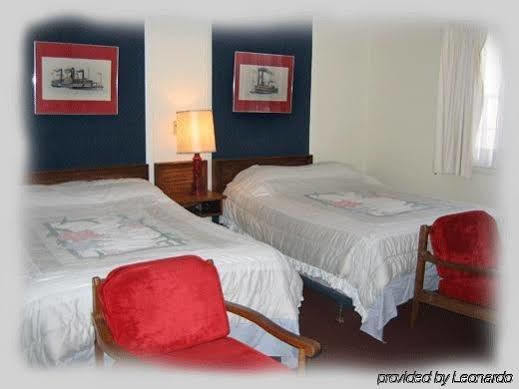 La Plaza Del Sol Motel Mashpee Exterior photo